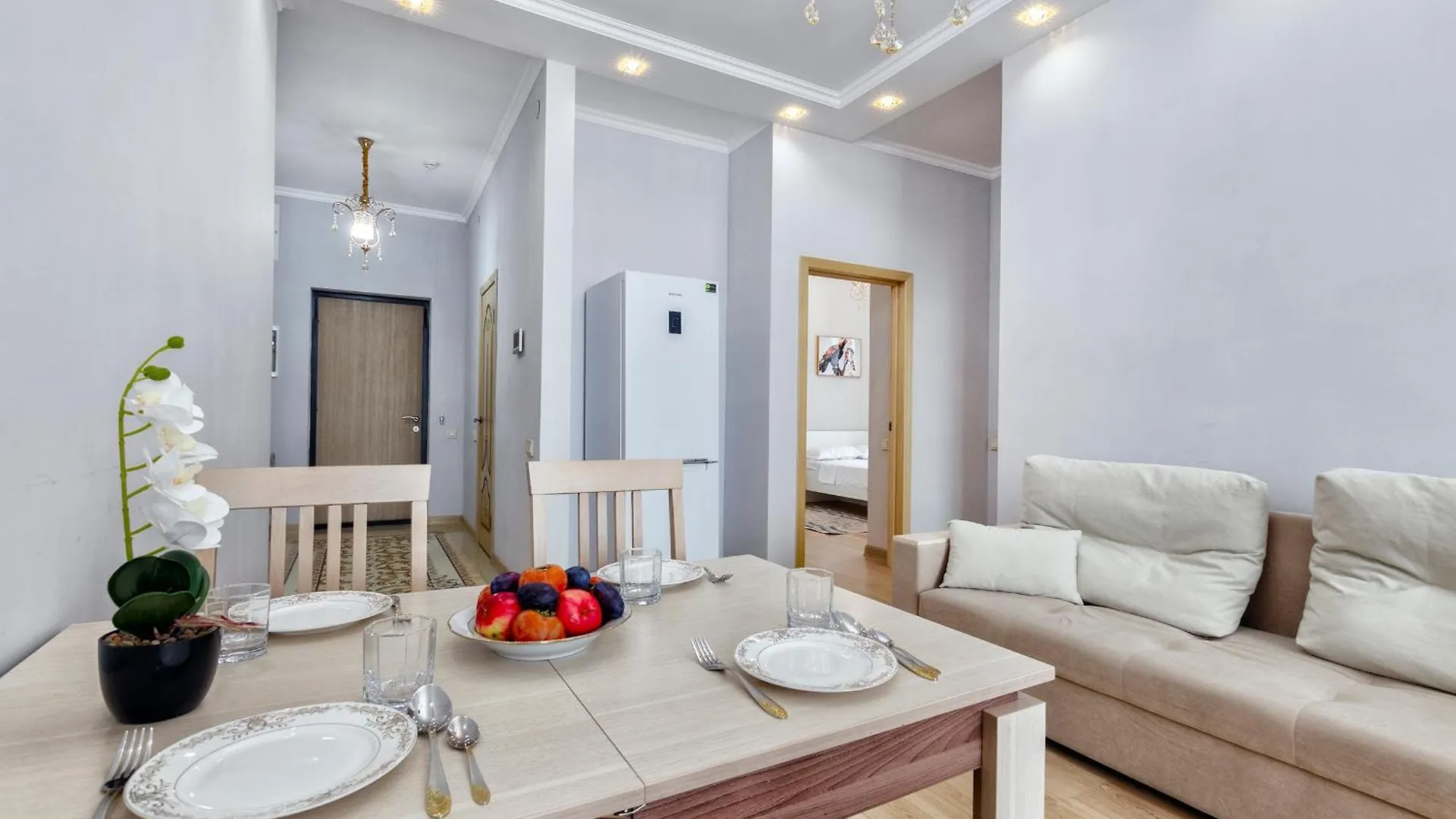 Комфортная Квартира В Центре Astana Apartment
